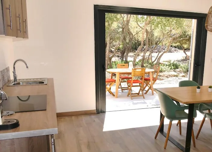 Agliastru A 900m De La De Lozari Belgodère